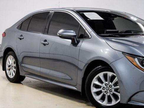 Used 2020 Toyota Corolla XLE image 10