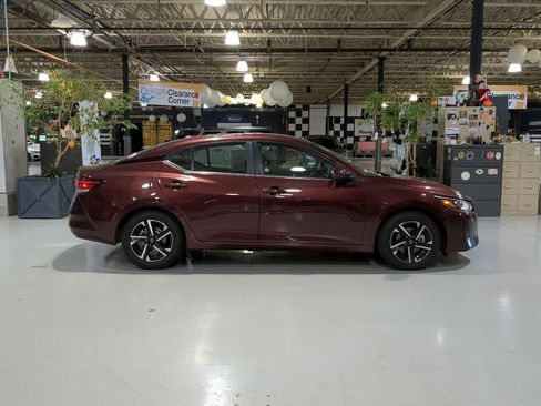 Used 2024 Nissan Sentra SV FWD image 7