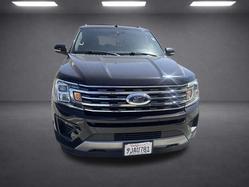 Used 2019 Ford Expedition XLT w/ Equipment Group 202A AWD/4WD image 6