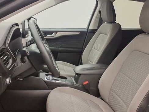 Used 2021 Ford Escape SE image 18