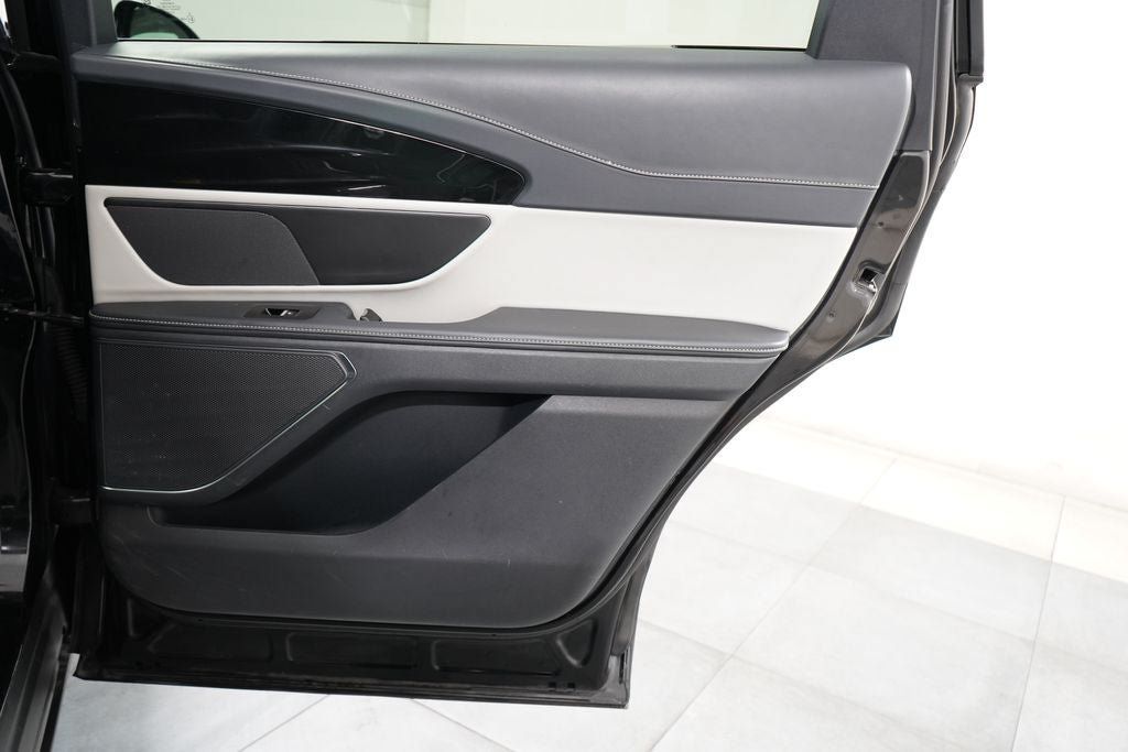 Used 2025 Lincoln Nautilus Premier AWD/4WD image 29