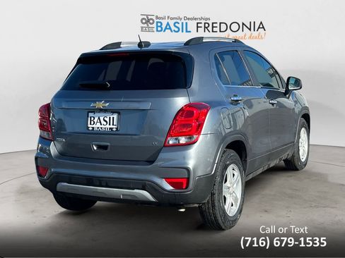 Used 2019 Chevrolet Trax LT w/ LT Convenience Package image 5