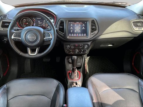 Used 2019 Jeep Compass Trailhawk w/ Leather Interior Group AWD/4WD image 15