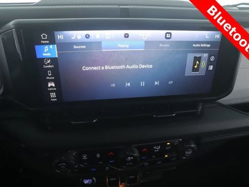 Used 2025 Jeep Wrangler Unlimited Sahara w/ Safety Group image 5