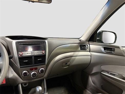 Used 2010 Subaru Forester 2.5X Limited image 23