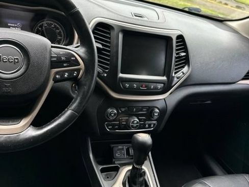 Used 2014 Jeep Cherokee Limited w/ Technology Group FWD image 28