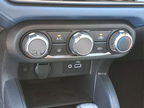 New 2025 Nissan Versa SV w/ Trunk Package FWD image 17