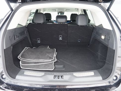 Used 2025 Lincoln Nautilus Premier image 16