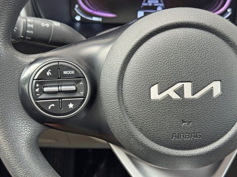 Used 2023 Kia Soul LX w/ LX Technology Package FWD image 19