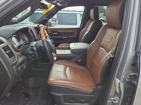 Used 2019 RAM 3500 Limited image 14