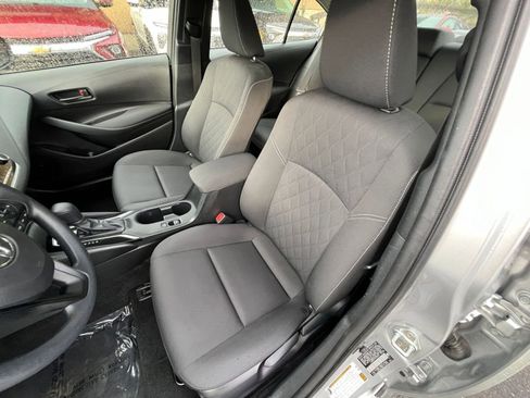 Used 2025 Toyota Corolla LE image 36