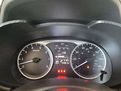 Used 2025 Nissan Versa S w/ Trunk Package FWD image 23