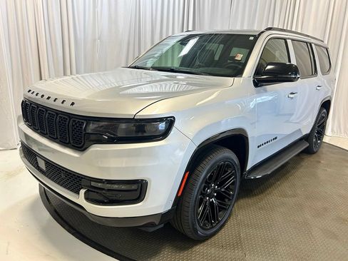 Used 2024 Jeep Wagoneer Series II AWD/4WD image 25