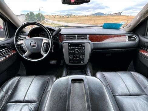 Used 2011 GMC Yukon SLT w/ SLT-2 Equipment Package AWD/4WD image 8