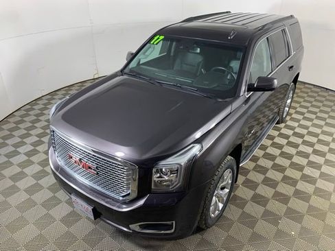 Used 2017 GMC Yukon SLT w/ Open Road Package AWD/4WD image 9
