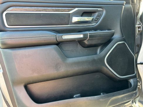 Used 2019 RAM 1500 Laramie AWD/4WD image 17
