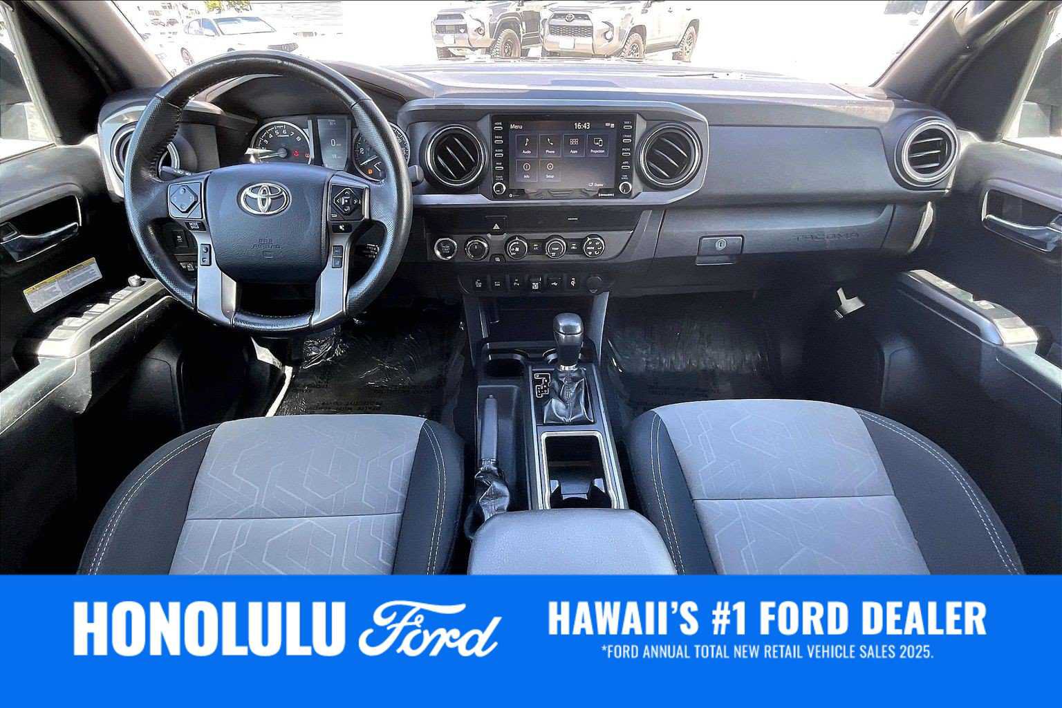 Used 2020 Toyota Tacoma TRD Off-Road w/ Technology Package AWD/4WD image 10