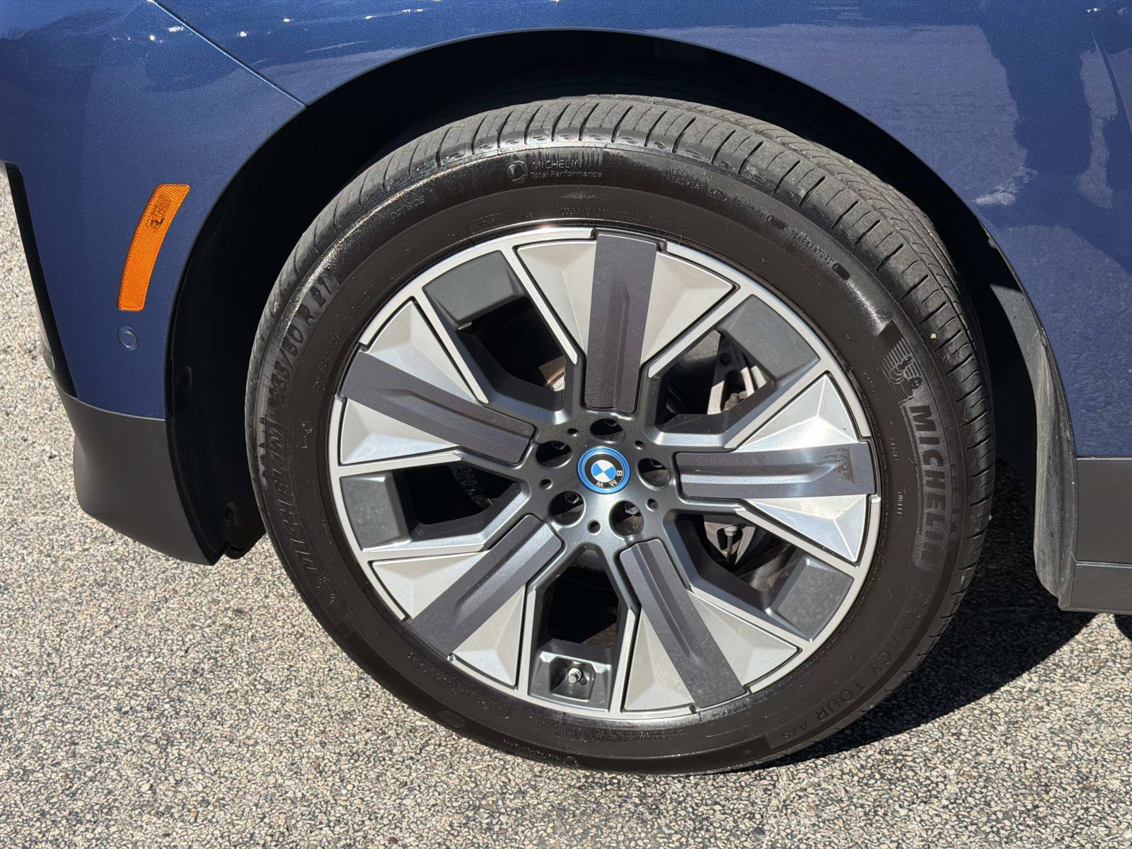 Certified 2024 BMW iX xDrive50 w/ Convenience Package AWD/4WD image 10
