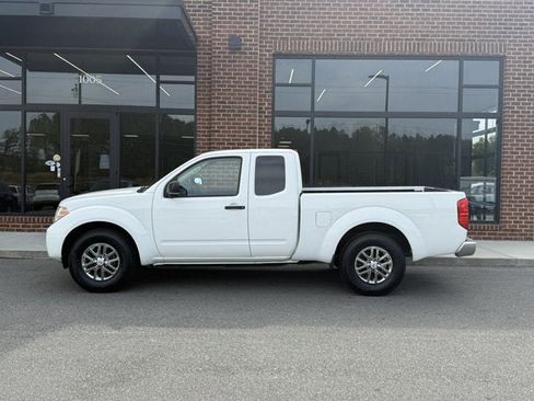 Used 2019 Nissan Frontier SV RWD image 3