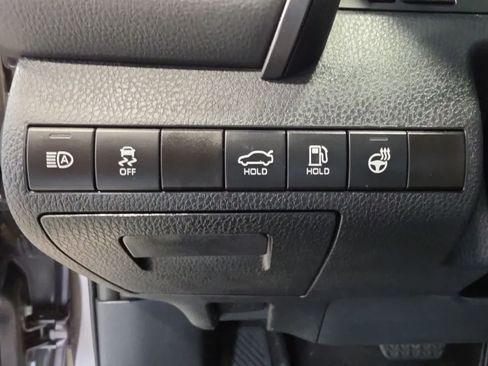 Used 2024 Toyota Camry SE AWD/4WD image 19