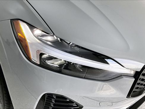 New 2026 Volvo XC60 B5 Core AWD/4WD image 37