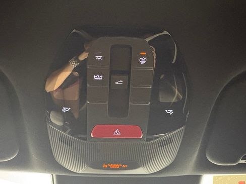Used 2025 Kia K4 GT-Line w/ GT-Line Premium Package FWD image 32