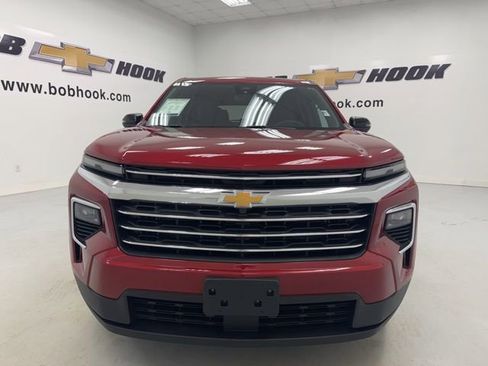 Used 2026 Chevrolet Traverse LT AWD/4WD image 2