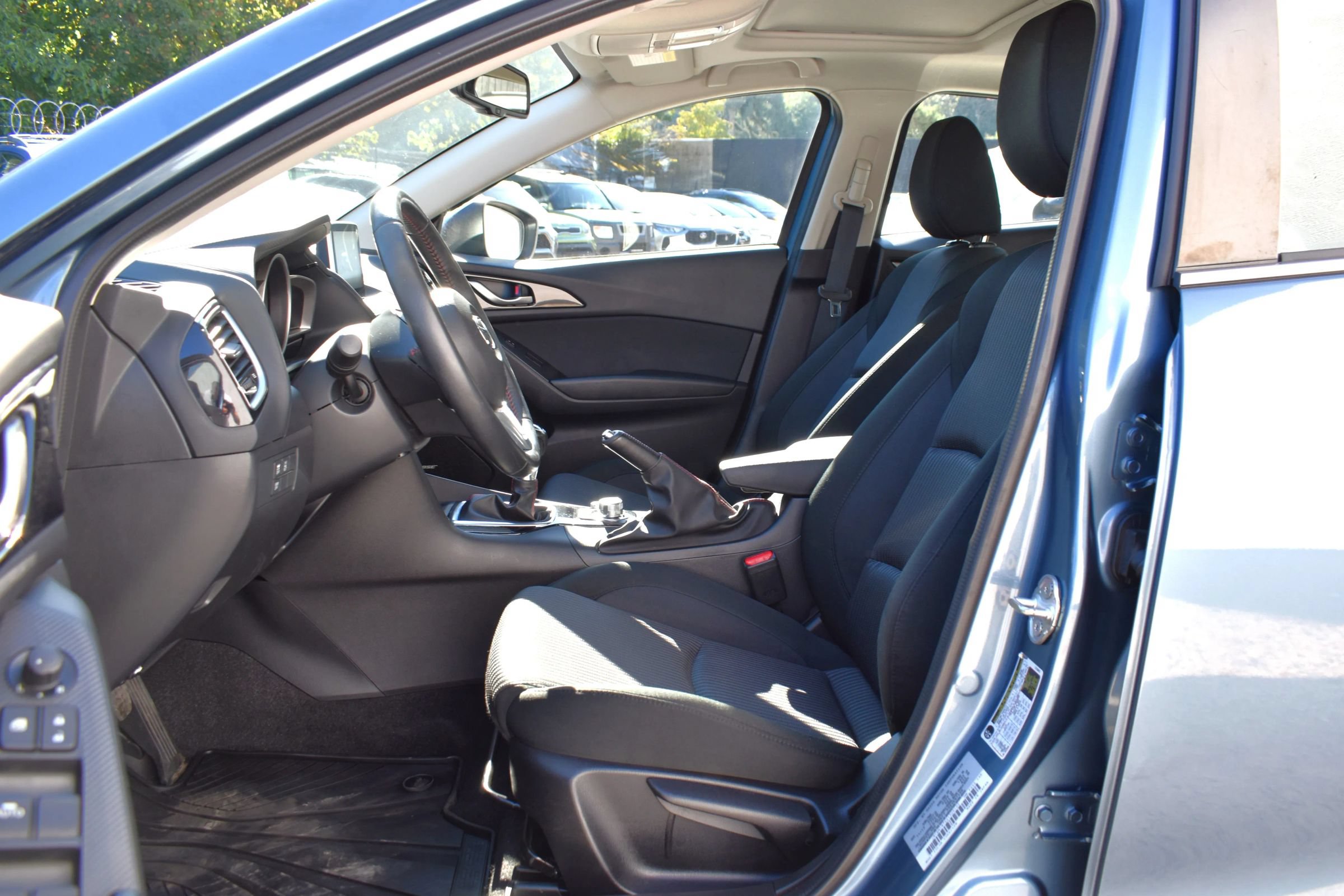 Used 2016 MAZDA MAZDA3 i Touring w/ Popular Equipment Package FWD image 10