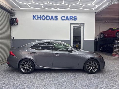 Used 2017 Lexus IS 200t F Sport w/ F Sport Package RWD image 5