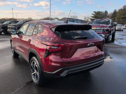 Used 2024 Chevrolet Trax RS image 5