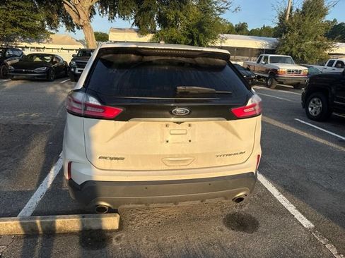 Used 2020 Ford Edge Titanium w/ Equipment Group 301A FWD image 3