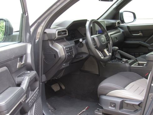 Certified 2024 Toyota Tacoma TRD Off-Road AWD/4WD image 12