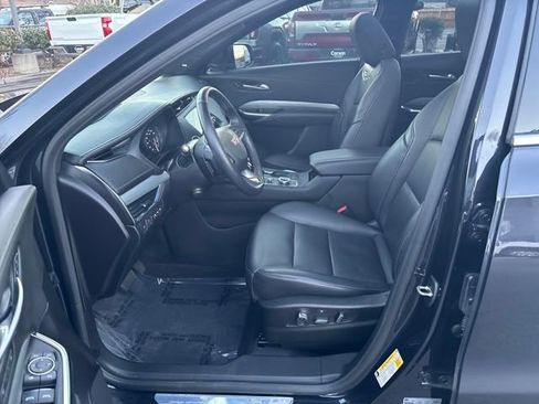 Used 2022 Cadillac XT4 Premium Luxury w/ Technology Package image 11