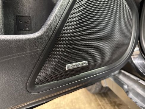 Used 2020 Subaru Outback Touring XT image 17