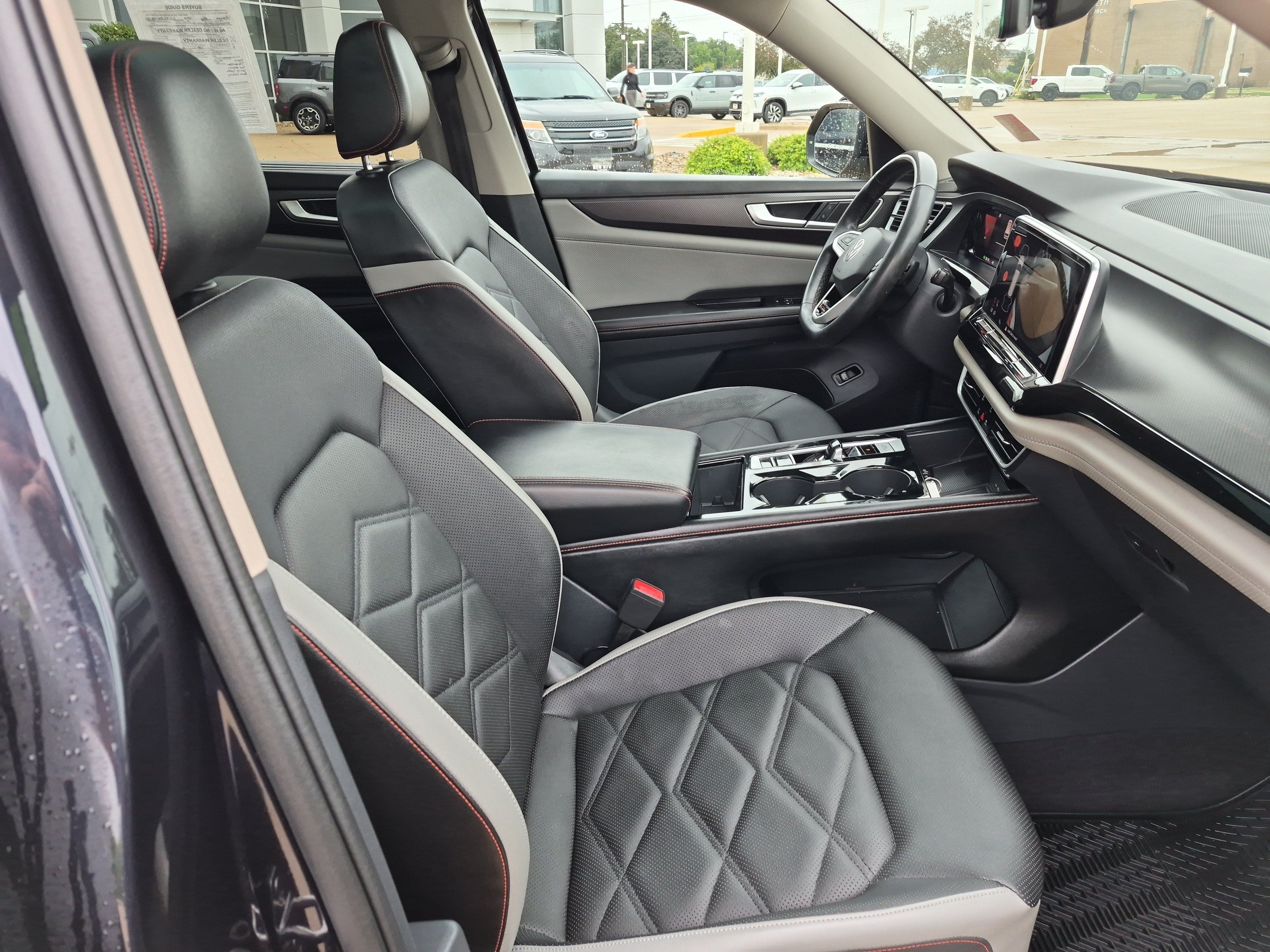 Used 2024 Volkswagen Atlas Peak Edition SE AWD/4WD image 11