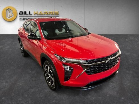 Used 2026 Chevrolet Trax RS FWD image 9