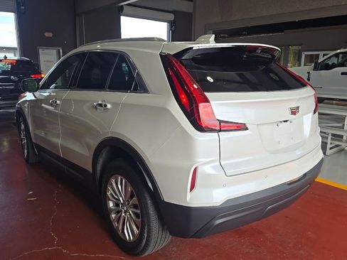 Used 2024 Cadillac XT4 Luxury w/ Cold Weather Package FWD image 6