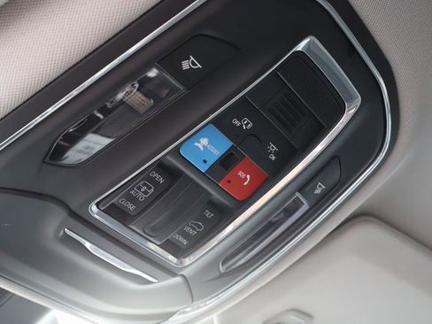 Used 2023 Jeep Grand Cherokee Laredo image 36