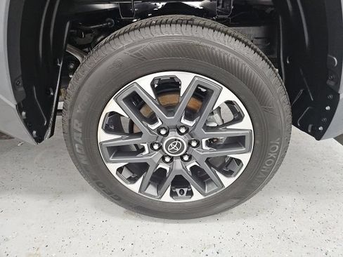 Used 2024 Toyota Tundra Limited AWD/4WD image 10