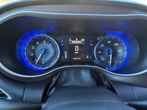 Used 2021 Chrysler Voyager LX image 16