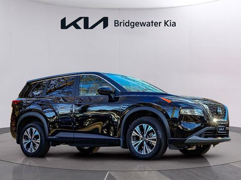 Used 2023 Nissan Rogue SV AWD/4WD image 2