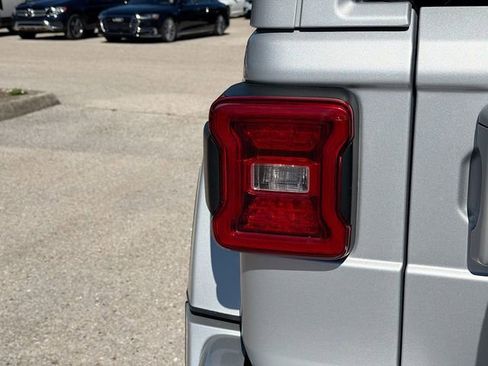 Used 2024 Jeep Wrangler High Altitude image 10