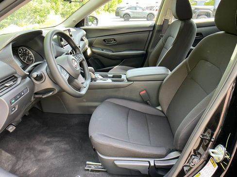 Used 2025 Nissan Sentra S FWD image 9