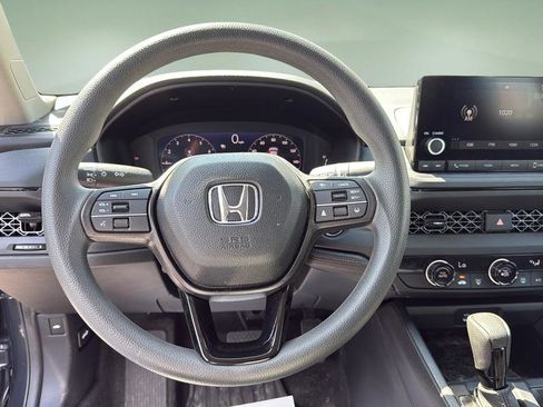 Used 2025 Honda Accord LX image 19