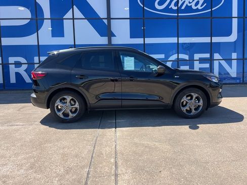 Used 2025 Ford Escape ST-Line w/ Tech Pack #1 image 9
