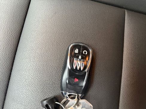 Used 2025 Buick Envista Sport Touring image 22