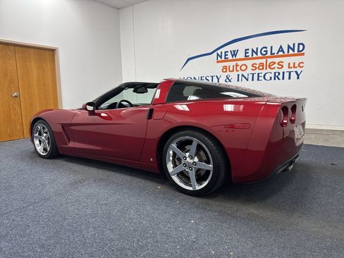 Used 2008 Chevrolet Corvette Coupe w/ Preferred Equipment Group RWD image 2