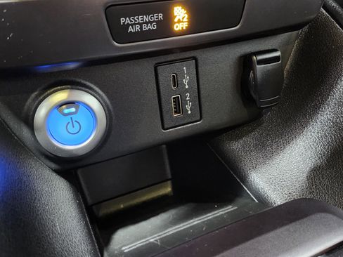 Used 2023 Nissan Leaf S image 8