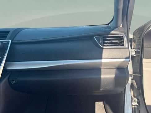 Used 2016 Toyota Camry SE FWD image 22