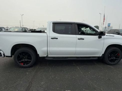 Used 2023 Chevrolet Silverado 1500 RST w/ Redline Edition AWD/4WD image 9